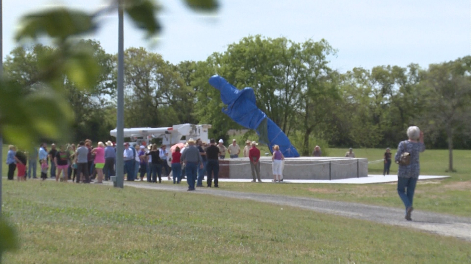 Bowie, Texas hopes sharp new landmark brings in tourists